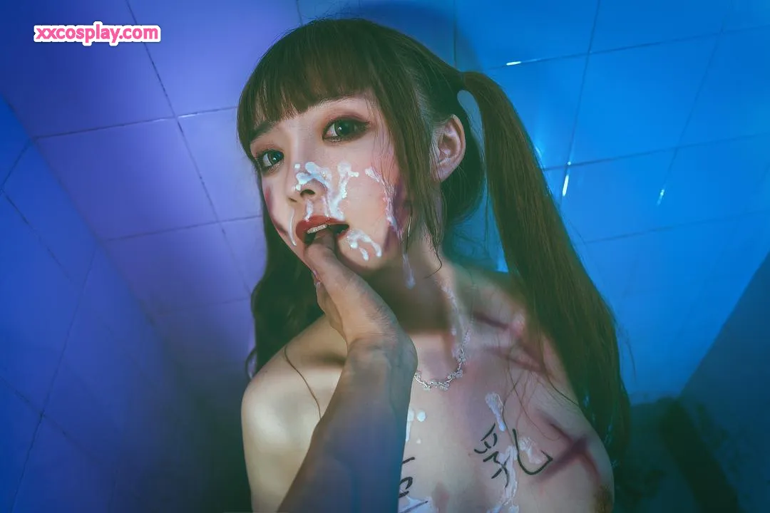 Yizhi Yunshao: Public Toilet Temptation